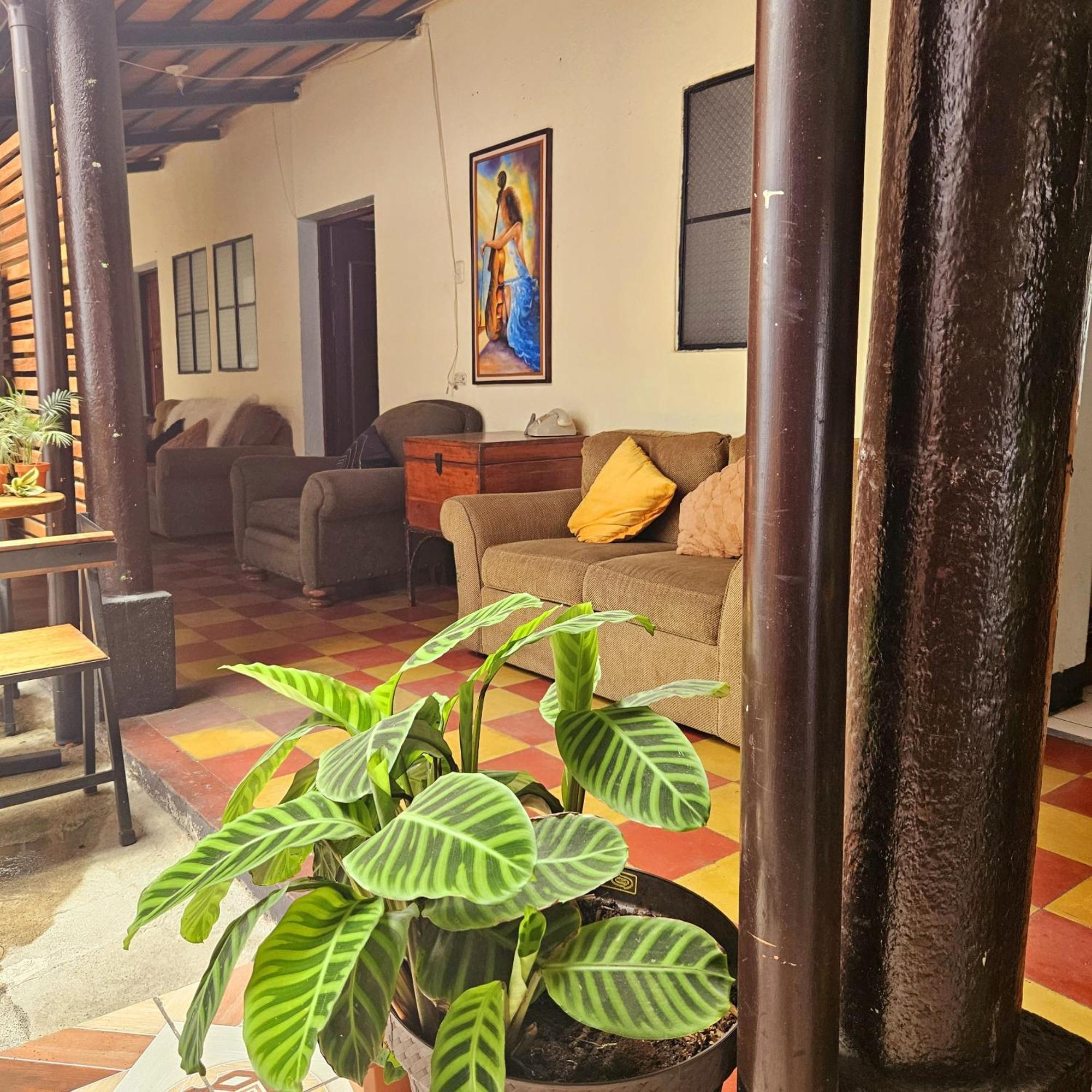 Cermeno'S House Hotel Antigua Bagian luar foto